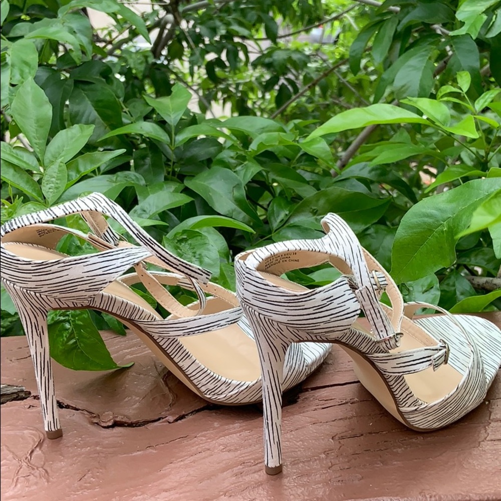 Odessa Heeled Sandals - Picture 2 of 2